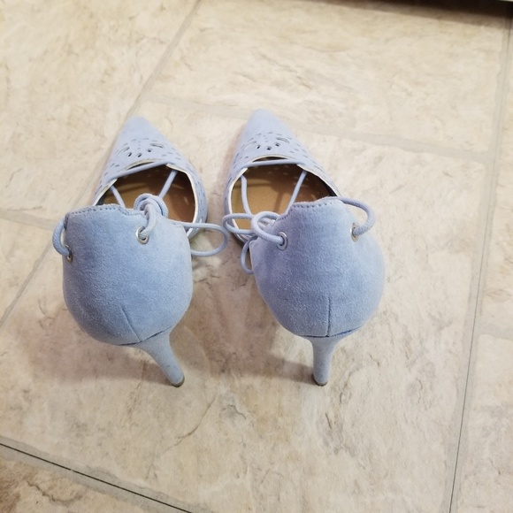 Heels - Picture 3 of 4